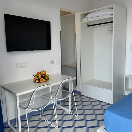 Design Sea View Accessible By 250 Steps Apartament *