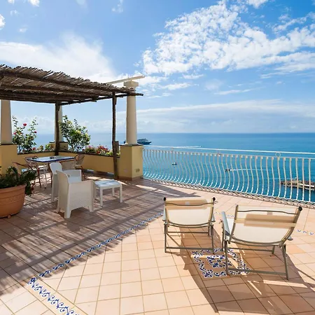 Апартаменты Design Sea View Accessible By 250 Steps